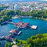 Lakeside Garden *