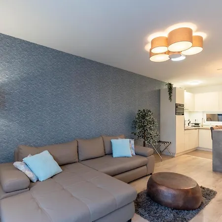 Lakeside Garden Apartman
