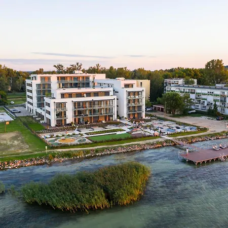 Lakeside Garden Apartament *