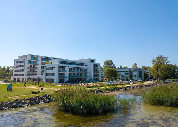 Апартаменты Lakeside Garden